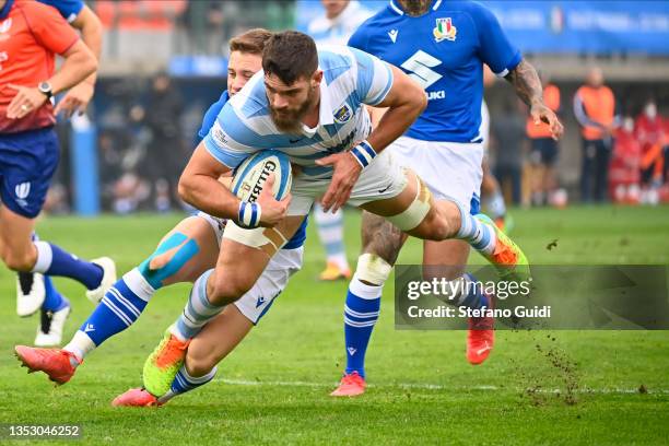 Marcos Kremer of Argentina scoring a try during the Italy v Argentina - 2021 Autumn Nations Series at Stadio comunale di Monigo on November 13, 2021...