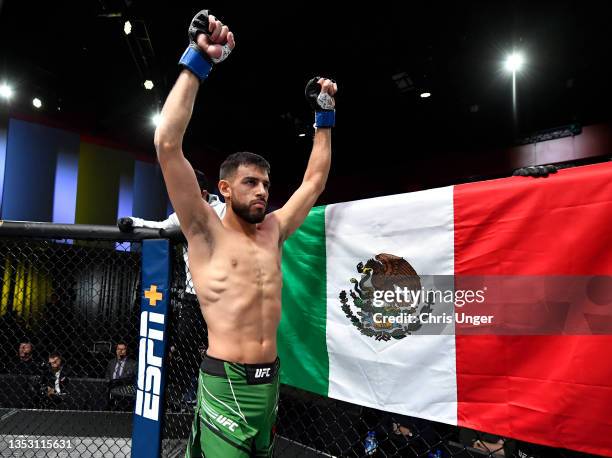 Yair Rodriguez of Mexico prepares to fight Max Holloway in a featherweight fight during the UFC Fight Night event at UFC APEX on November 13, 2021 in...