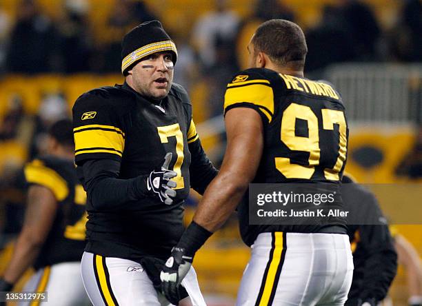 Ben Roethlisberger of the Pittsburgh Steelers talks to Cameron Heyward during warmups before the game against the Cleveland Browns on December 8,...