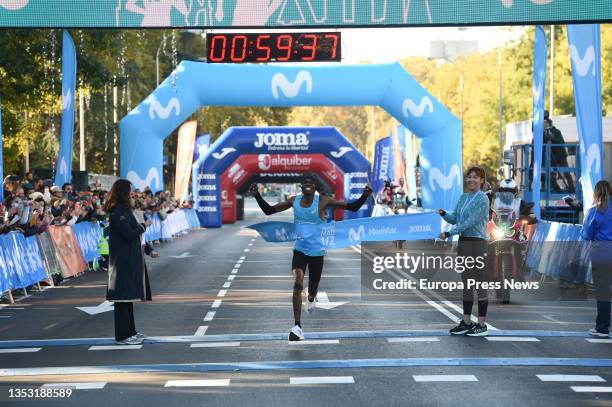 Runner arrives at the finish line of the 20th Madrid Half Marathon on November 14 in Madrid, Spain. Madrid hosts this Sunday its 20th Half Marathon,...