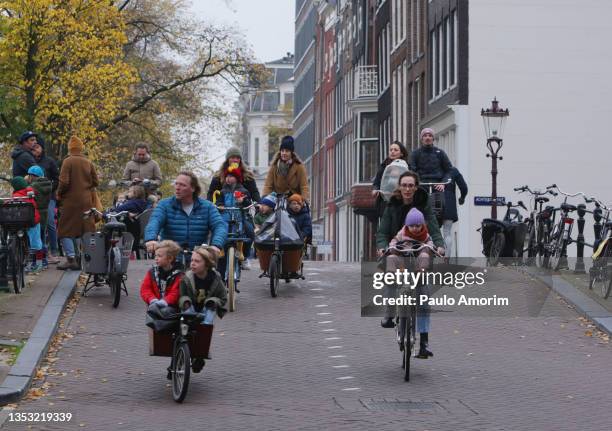 netherlands - sinterklaas arrival in amsterdam - kind sinterklaas stock-fotos und bilder