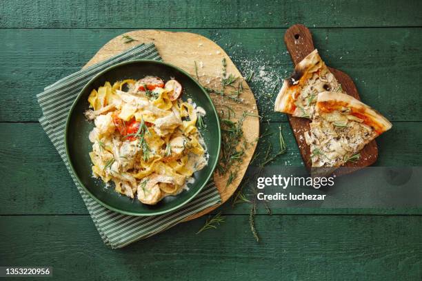 イタリアンシーフードパスタ - linguine ストックフォトと画像