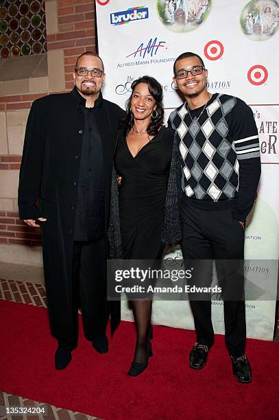 Comedian Sinbad, his wife Meredith Fuller Adkins and their son Royce Adkins arrive at Debbie Allen's 2nd Annual The Hot Chocolate Nutcracker at Royce...