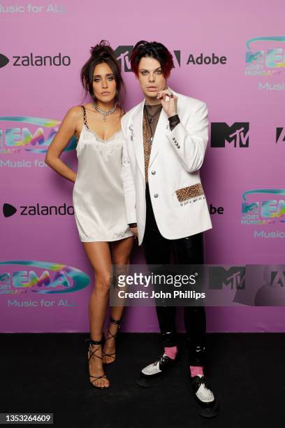 Jesse Jo Stark and Yungblud pose in the winners room during the MTV EMAs 2021 'Music for ALL' at the Papp Laszlo Budapest Sports Arena on November...