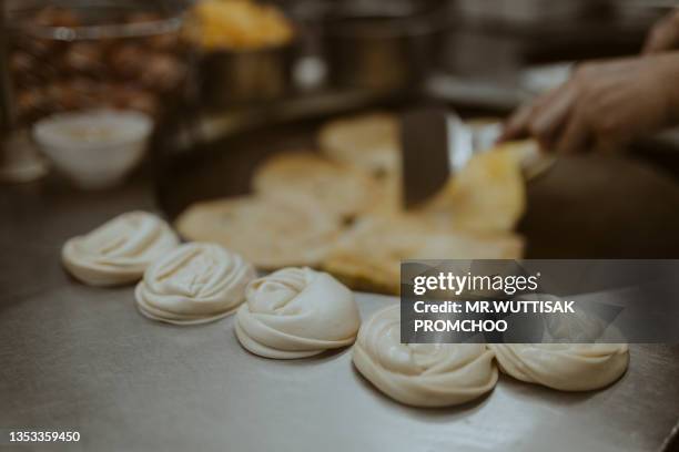 Pure White Roti White Roti Photos and Premium High Res Pictures - Getty Images