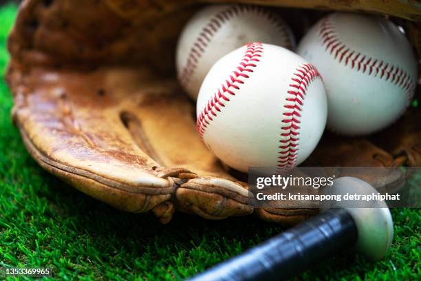 a close up image  of  baseball,baseball glove,baseball bat - bola de basebol imagens e fotografias de stock