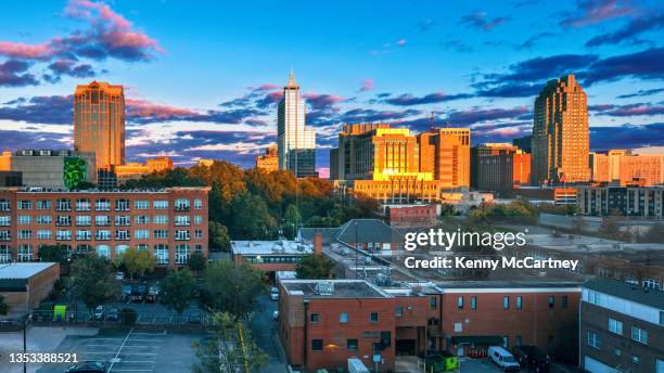 raleigh - warehouse district view - north carolina photos et images de collection