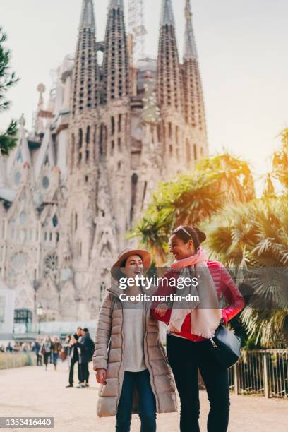 best friends hanging out in barcelona - barcelona tours stock pictures, royalty-free photos & images