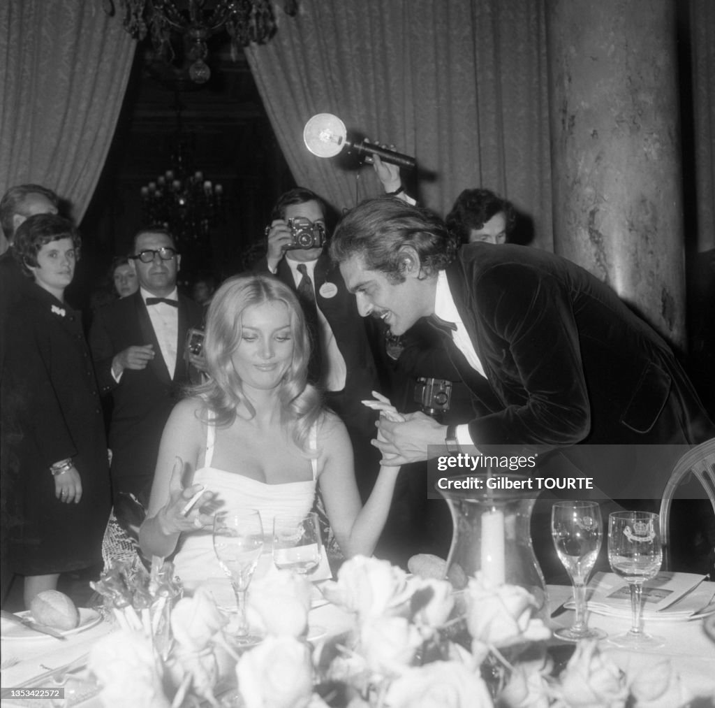 Omar Sharif et Barbara Bouchet à Cannes en 1969