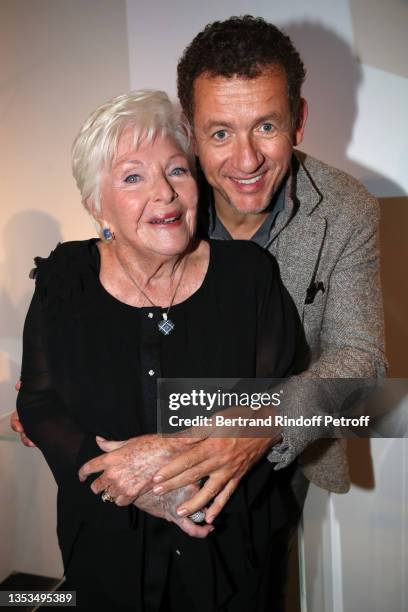 Line Renaud and Dany Boon attend the Line Renaud - Loulou Gaste Award 2020-2021 for Medical Research at Maison de la Recherche on November 15, 2021...