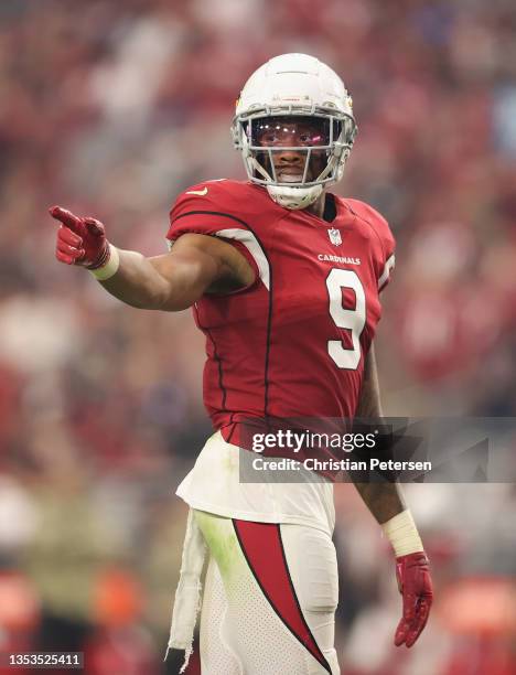 Inside linebacker Isaiah Simmons of the Arizona Cardinals during the NFL game at State Farm Stadium on November 14, 2021 in Glendale, Arizona. The...