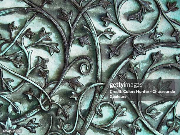 weathered copper ivy at brompton cemetery in london - ivy-steel stock pictures, royalty-free photos & images