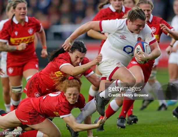 Sarah Bern of England runs in to score a try during the Autumn International match between England Red Roses and Canada Women at Twickenham Stoop on...