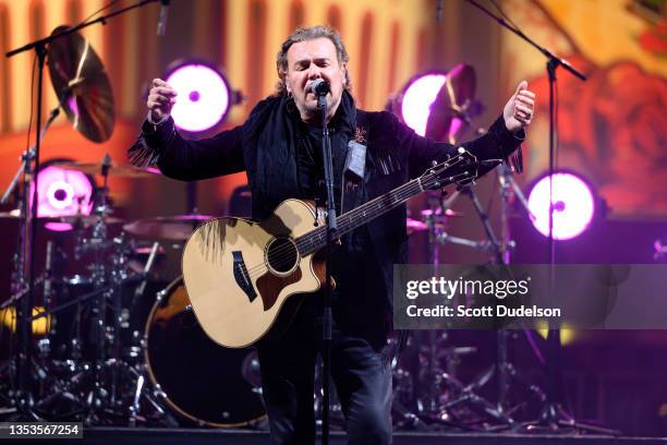 Maná Performs At The Forum, News Photo