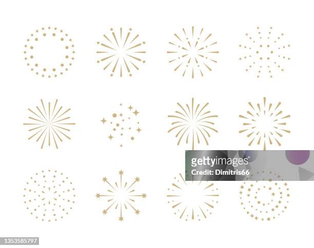 feuerwerk. set von goldenen feuerwerkskörper-ikonen für jubiläum, neujahr, feiern, festival. flaches design auf weiß. - new year's eve stock-grafiken, -clipart, -cartoons und -symbole