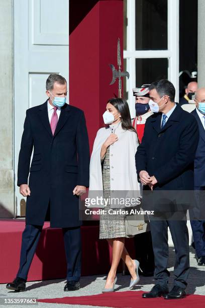 King Felipe VI of Spain, Queen Letizia of Spain and prime minister Pedro Sanchez receive Italian President Sergio Mattarella and Laura Mattarella at...