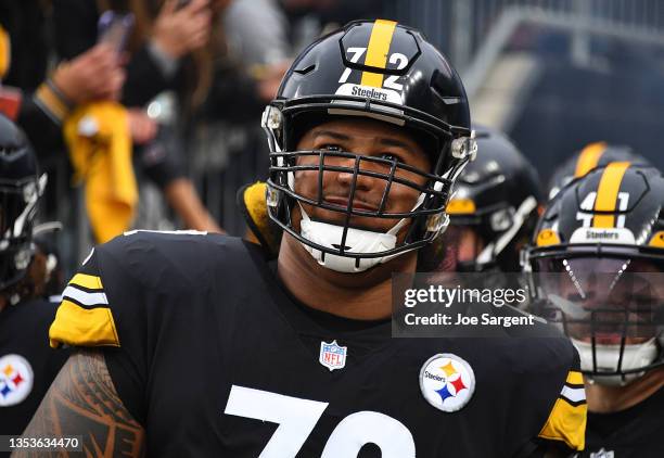 Zach Banner of the Pittsburgh Steelers looks on during the game against the Detroit Lions at Heinz Field on November 14, 2021 in Pittsburgh,...