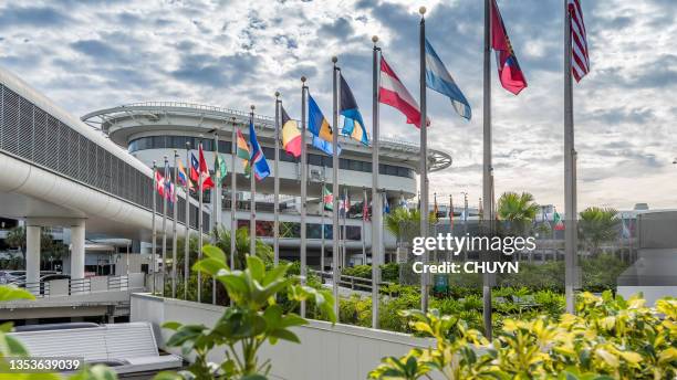 miami international airport - miami international airport stock pictures, royalty-free photos & images