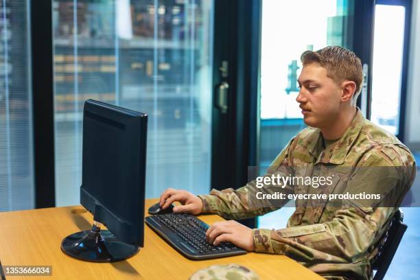 Us Military Computer Photos and Premium High Res Pictures - Getty Images