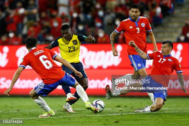 Moises Caicedo of Ecuador shoots to score the second goal of his team during a match between Chile and Ecuador as part of FIFA World Cup Qatar 2022...