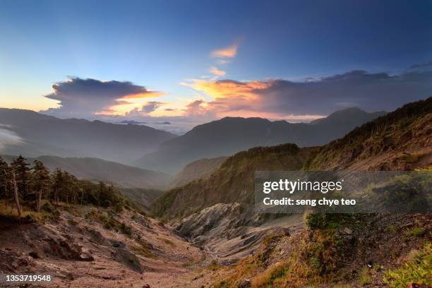 catching the first light - taiwan landscape stock pictures, royalty-free photos & images