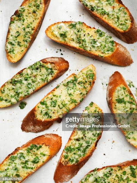 garlic bread - garlic bread stockfoto's en -beelden