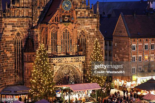 germany, bavaria, franconia, frauenkirche, nuremberg, view of christkindlmarkt - nuremberg stock pictures, royalty-free photos & images