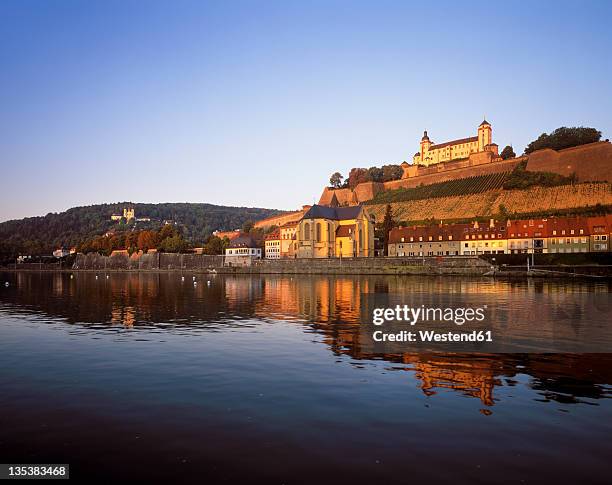 germany, bavaria, wuerzburg, franconia, view of main river with st. burkard church and marienberg fortress in background - wurzburg stock pictures, royalty-free photos & images