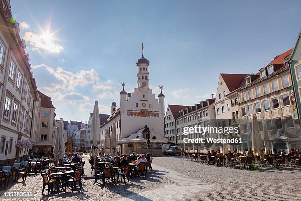 germany, bavaria, swabia, allgaeu, kempten, rathausplatz, view of city hall with square and restaurants - kempten im allgäu imagens e fotografias de stock