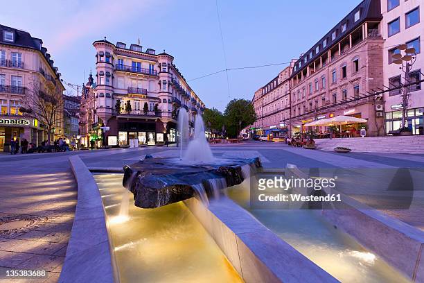 germany, baden-wurttemberg, baden-baden, black forest, leopoldsplatz, view of fountain near palace at city - baden baden stock pictures, royalty-free photos & images