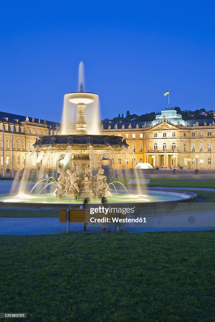 Germany, Baden-Wurttemberg, Stuttgart, View of fountain in front of New Castle at Schlossplatz