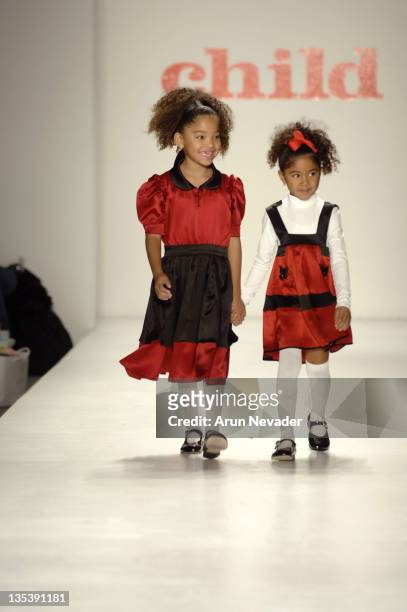 Ming Lee Simmons and Aoki Lee Simmons at Child Magazine Fall 2007