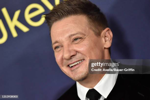 Jeremy Renner attends Marvel Studios' Los Angeles Premiere of "Hawkeye" at El Capitan Theatre on November 17, 2021 in Los Angeles, California.