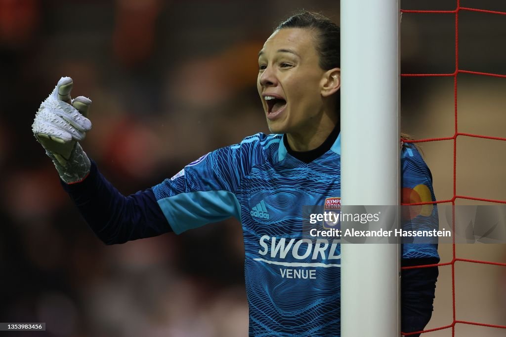 Bayern München v Olympique Lyon: Group D - UEFA Women's Champions League