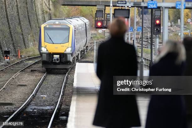 Trains and passengers arrive and depart on Great Northern trains at Bradford Interchange station on November 18, 2021 Bradford, United Kingdom. The...