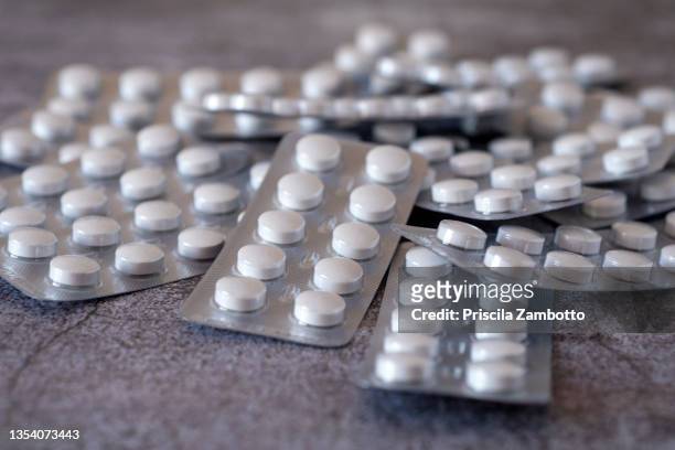 pill - medicine packs - blister pack bildbanksfoton och bilder