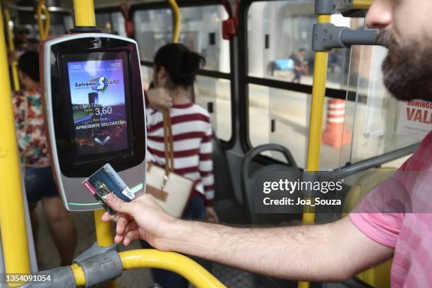 gare routière à salvador - métier du transport photos et images de collection