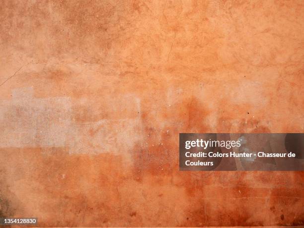 old brown cement wall in annecy - hunter brown stock pictures, royalty-free photos & images