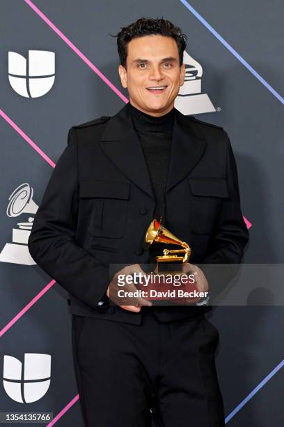 Best Cumbia/Vallento Album winner Silvestre Dangond poses in the press room during The 22nd Annual Latin GRAMMY Awards at MGM Grand Garden Arena on...