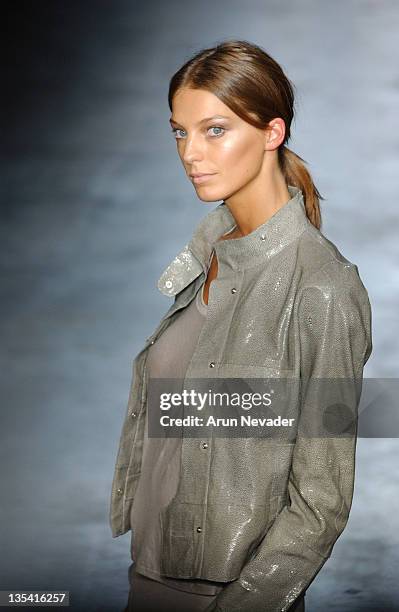 Daria Werbowy wearing Calvin Klein Spring 2005 during Olympus Fashion Week Spring 2005 - Calvin Klein - Runway at 450 West 15th Street in New York...