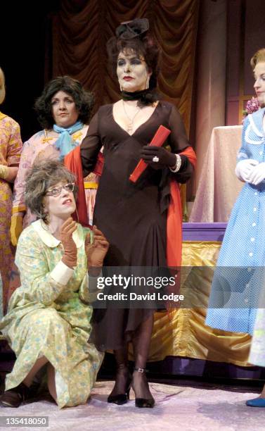 Ruby Wax during "The Witches" - Photocall at Wyndhams Theatre in London, Great Britain.