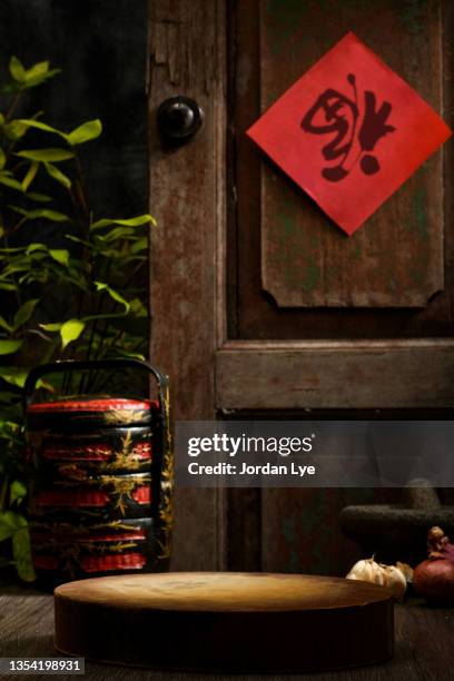 traditional chinese new year retro styling background - chinese window pattern stockfoto's en -beelden