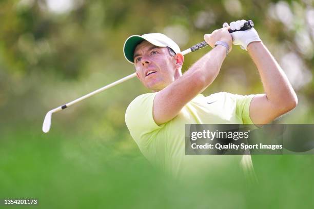 Rory Mcilroy of Northern Ireland plays a shot during Day Two of The DP World Tour Championship at Jumeirah Golf Estates on November 19, 2021 in...