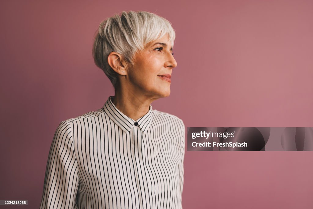 Retrato de una mujer de negocios senior