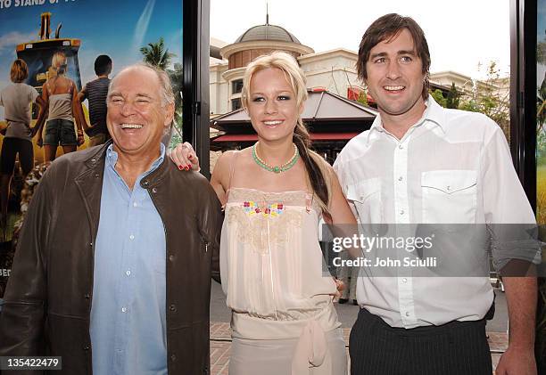 Jimmy Buffett, Brie Larson and Luke Wilson during "Hoot" Los Angeles Premiere - Red Carpet at The Grove in Los Angeles, California, United States.
