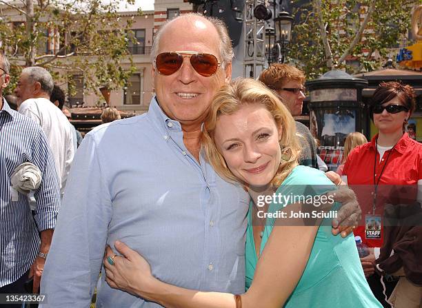 Jimmy Buffett and Jessica Cauffiel during "Hoot" Los Angeles Premiere - Red Carpet at The Grove in Los Angeles, California, United States.