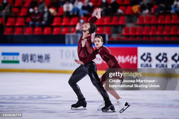 Gabriella Papadakis and Guillaume Cizeron of France compete in the Ice Dance Rhythm Dance during the ISU Grand Prix of Figure Skating -...