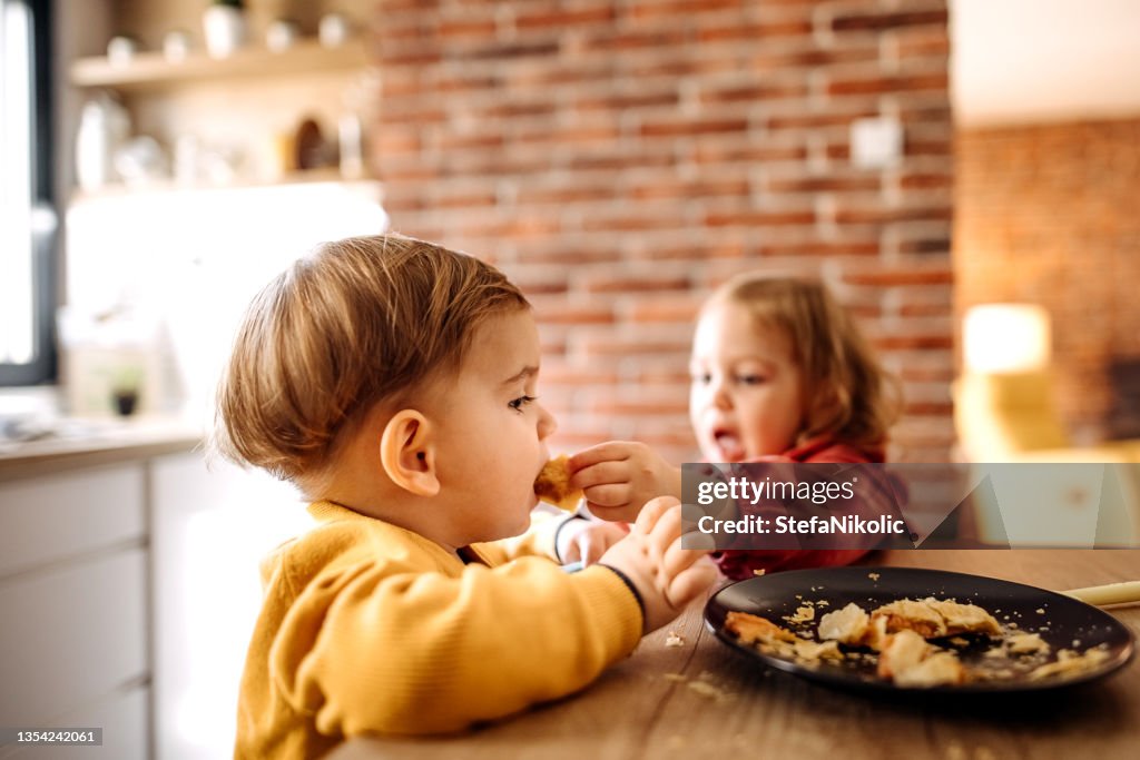 Brother and sister breakfast
