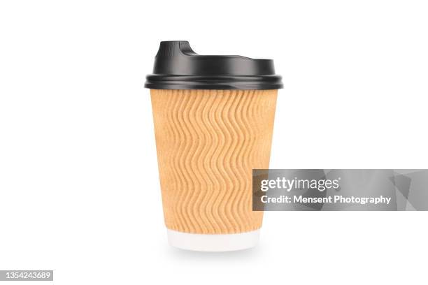 blank a coffee cup mockup isolated on white background - takeaway coffee stockfoto's en -beelden