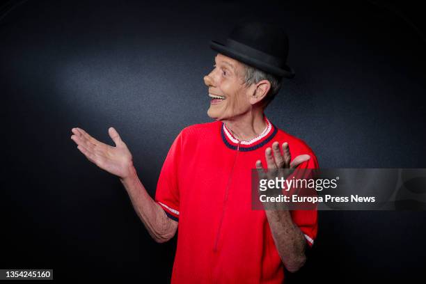 The Spanish clown and singer Alfonso Aragon, known as 'Fotito' poses at the Holiday Circus, after announcing his farewell to the circus, on 19...